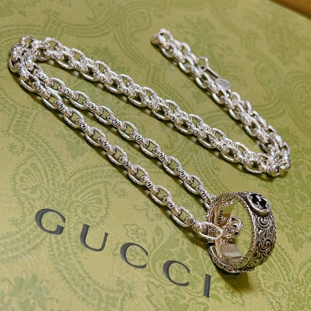 𝐆𝐮𝐜𝐜𝐢 necklace