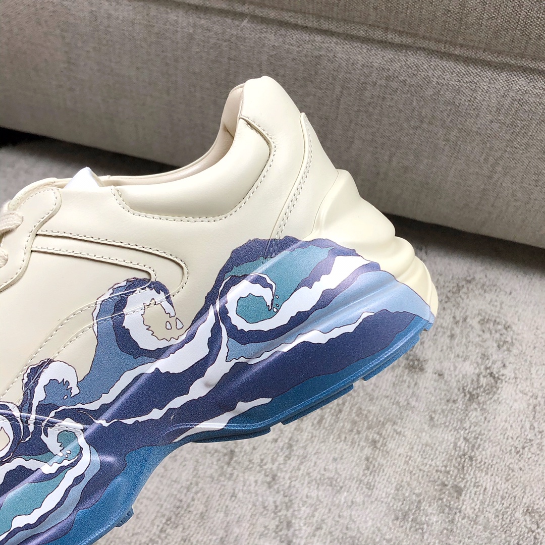 Gucci Pops This collection has a lot of flora and fauna elements Original material