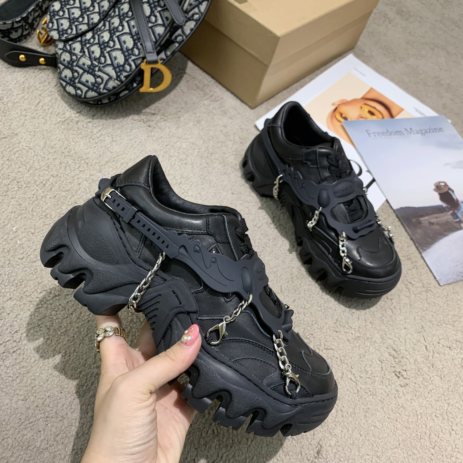 𝐑𝐨𝐫𝐧𝐧𝐢𝐢 ｜2020FW new sneakers upper with silk cowhide upper Sheepskin lining