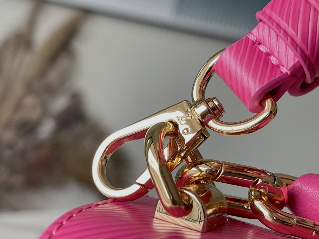 𝐋𝐎𝐔𝐈𝐒 𝐕𝐔𝐈𝐓𝐓𝐎𝐍  M21719