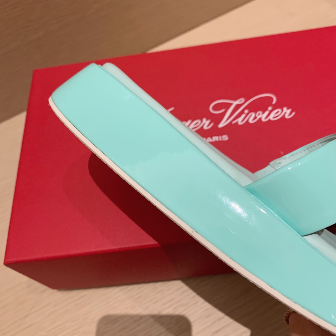 Roger Vivier | 𝟐𝟎𝟐𝟏/𝐒𝐒 𝐧𝐞𝐰 RV Top Edition Diamond Buckle Slippers Swarovski Crystal Diamonds