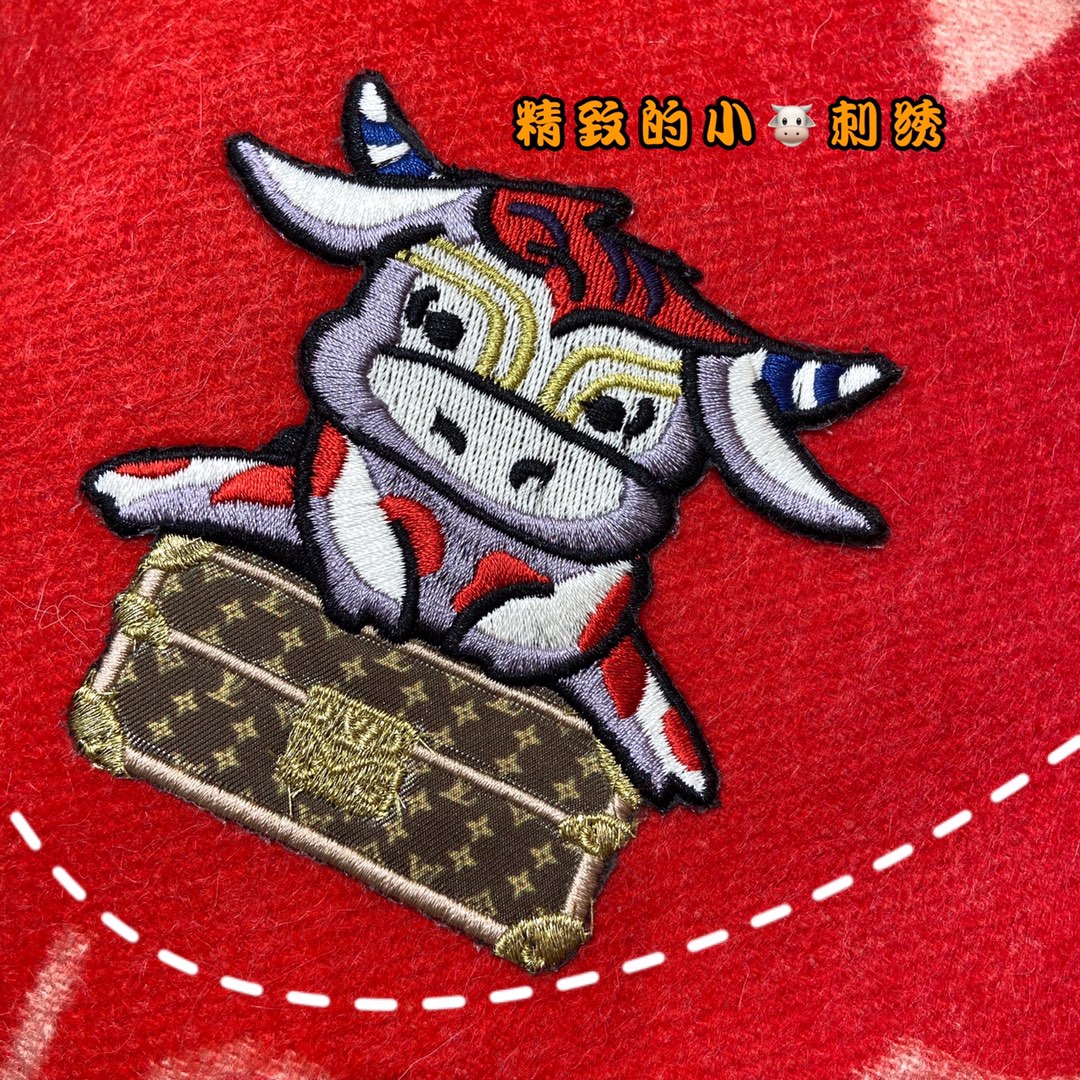 𝐋𝐨𝐮𝐢𝐬 𝐯𝐮𝐢𝐭𝐭𝐨𝐧 cashmere scarf