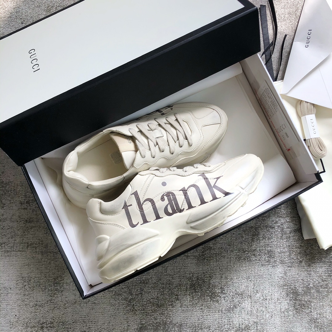 Gucci Pops This collection has a lot of flora and fauna elements Original material