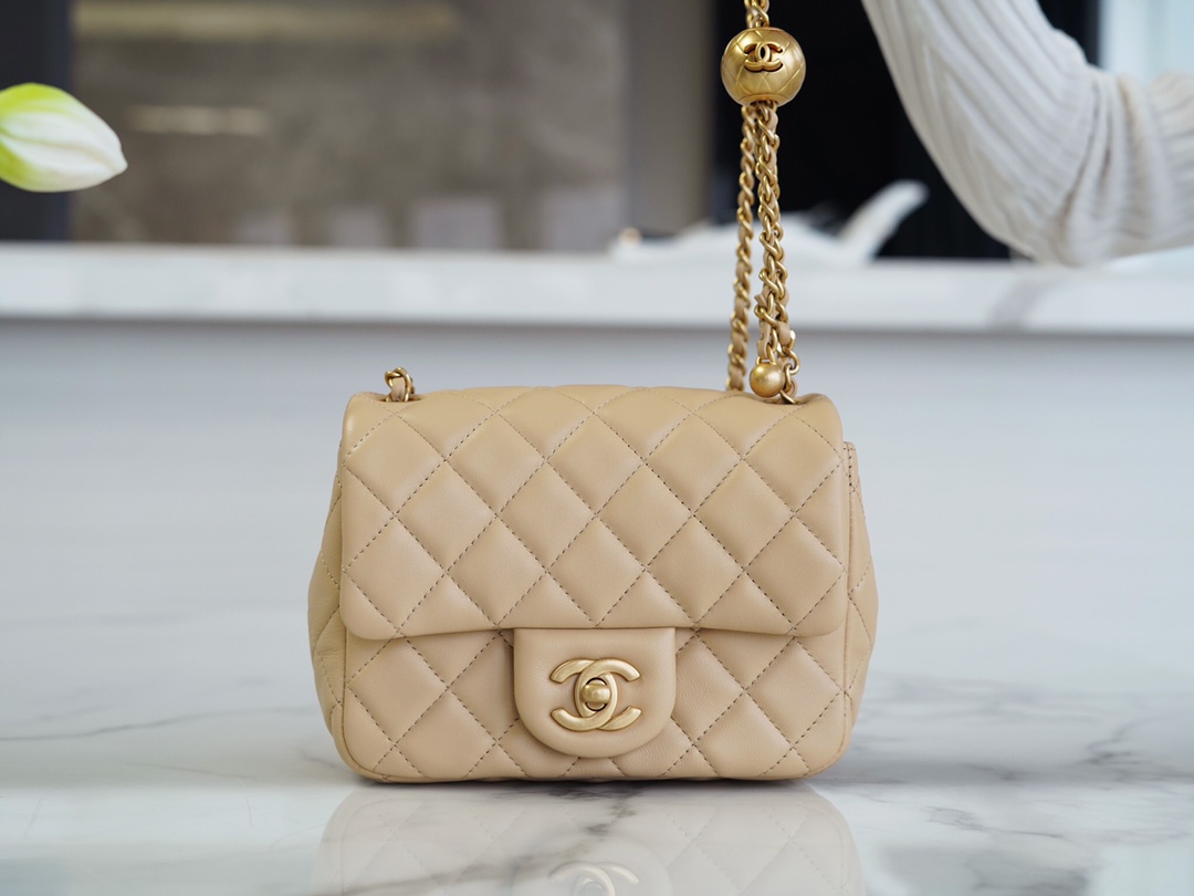 𝗖𝗛𝗔𝗘𝗡𝗟 ✦𝟮𝟮🅲Spring and Summer 𝐂𝐅 Fang Fatman Metal Ball Apricot