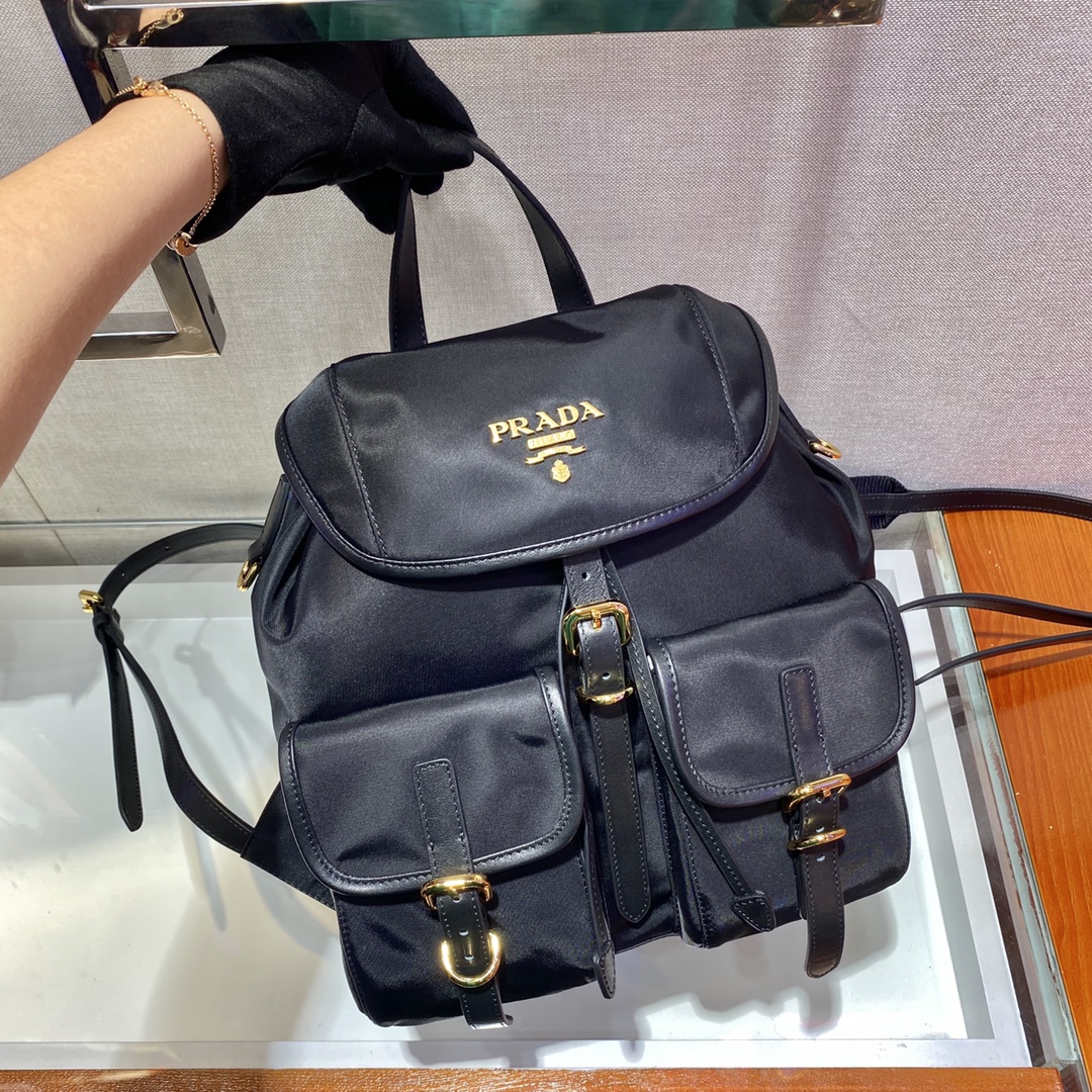 𝐏𝐑𝐀𝐃𝐀 New backpack 1BZ677A
