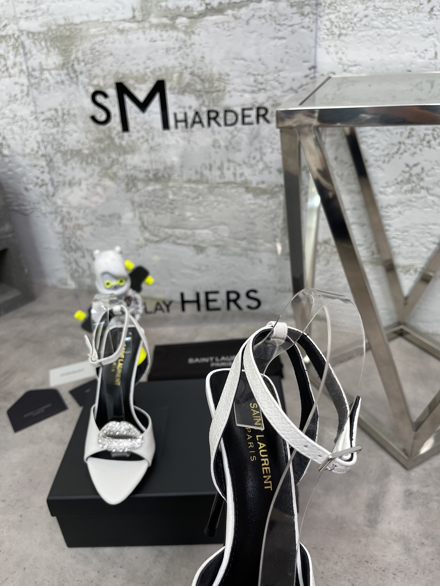 𝙎𝙖𝙞𝙣𝙩 𝙇𝙖𝙪𝙧𝙚𝙣𝙩 | 𝟐𝟎𝟐𝟐/𝐒𝐒 𝐧𝐞𝐰 YSL｜Early spring hot ysl high heel strappy sandals Italian leather sole