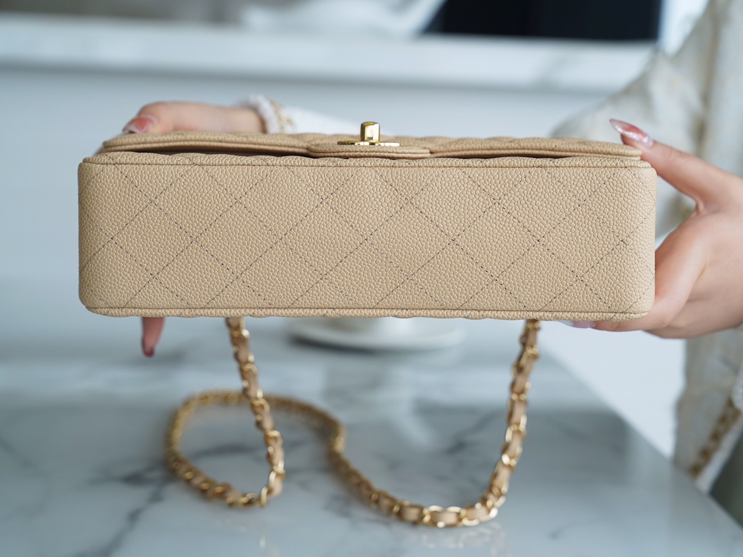 𝐂𝐇𝐀𝐍𝐄𝐋 Classic Flap France 🇫🇷 𝐇𝐚𝐚𝐬 Original Caviar🐂 Italian Channel Custom Calfskin Classic Mouth Flap Bag Medium Apricot