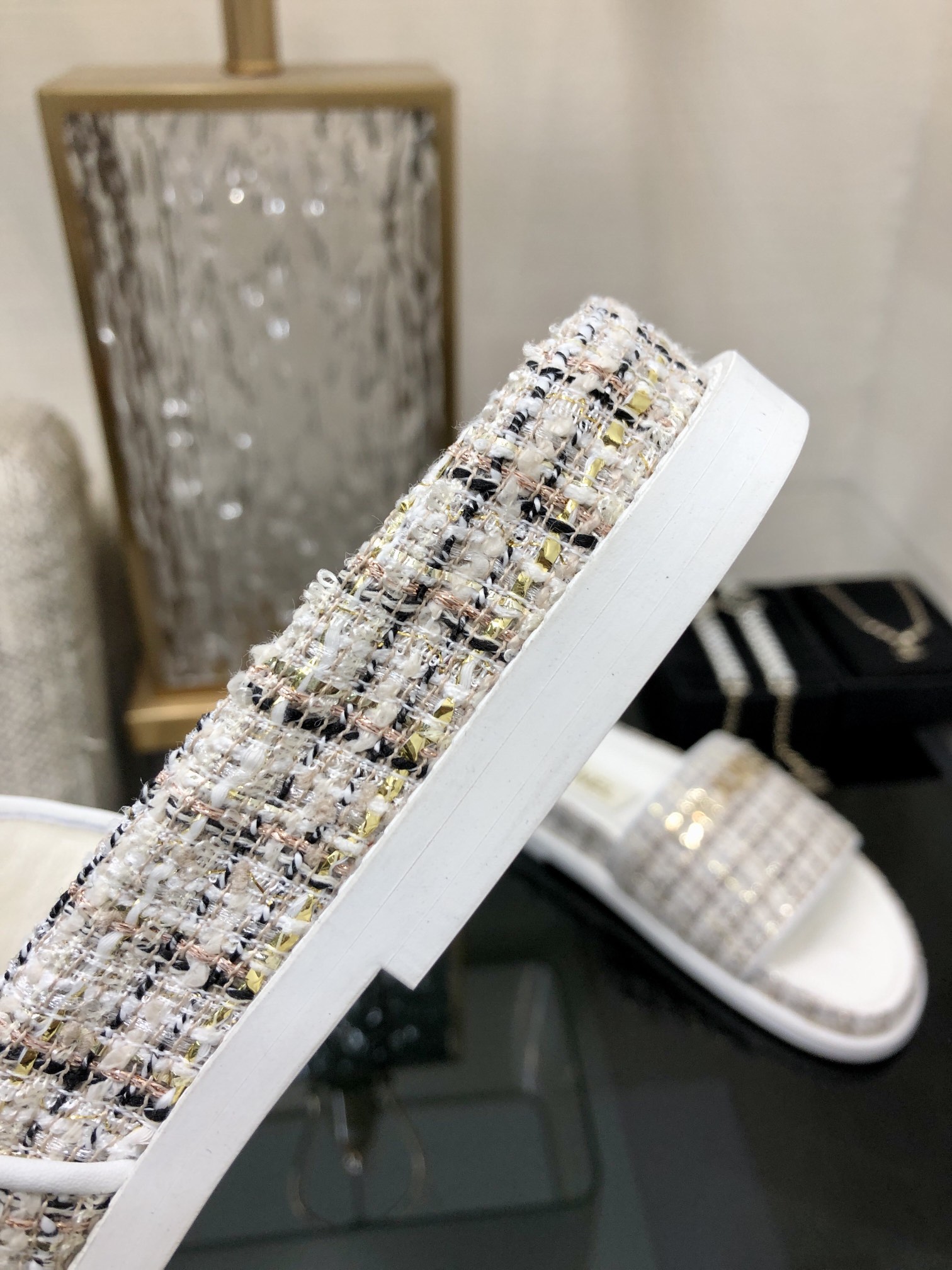 CHANEL 2022 early spring latest honey slippers fashion versatile series imported sheepskin cushioned feet