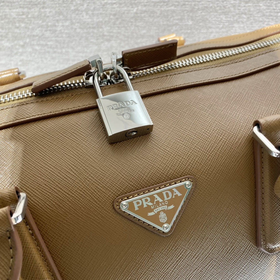 𝐏𝐑𝐀𝐃𝐀 New travel bag 2VC018