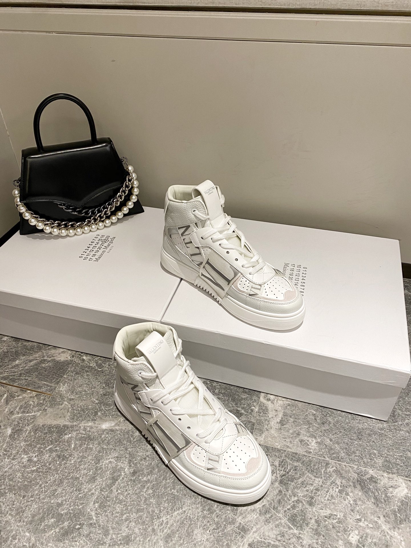 【Valentino】Valentino 2020 new high-top sneakers couple models on the new high end quality