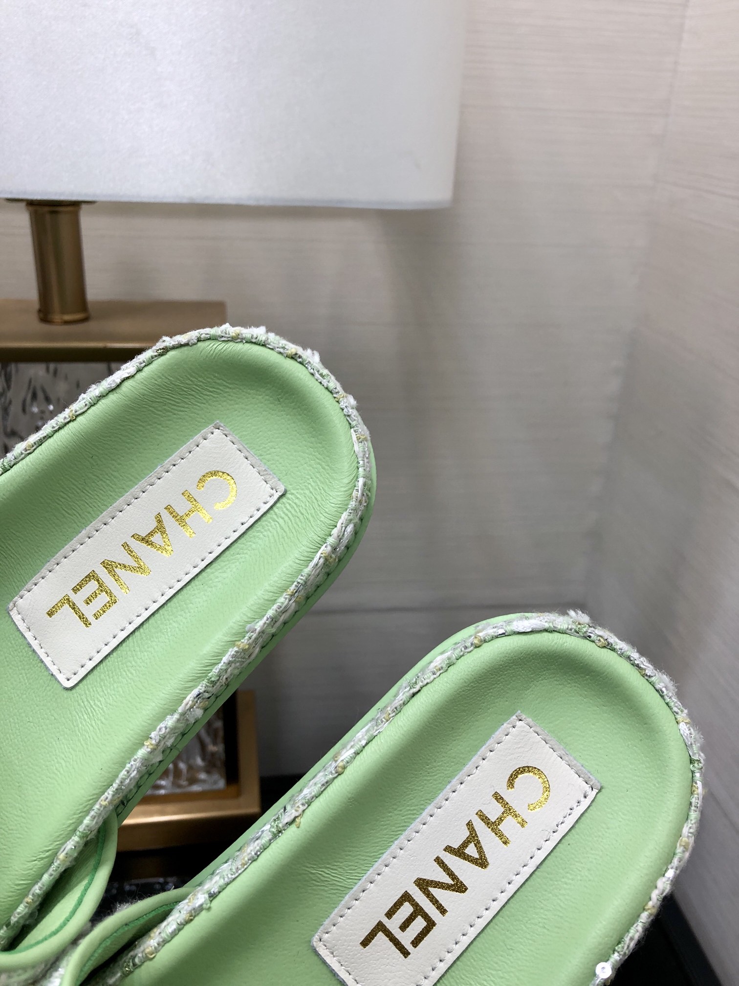 CHANEL 2022 early spring latest honey slippers fashion versatile series imported sheepskin cushioned feet