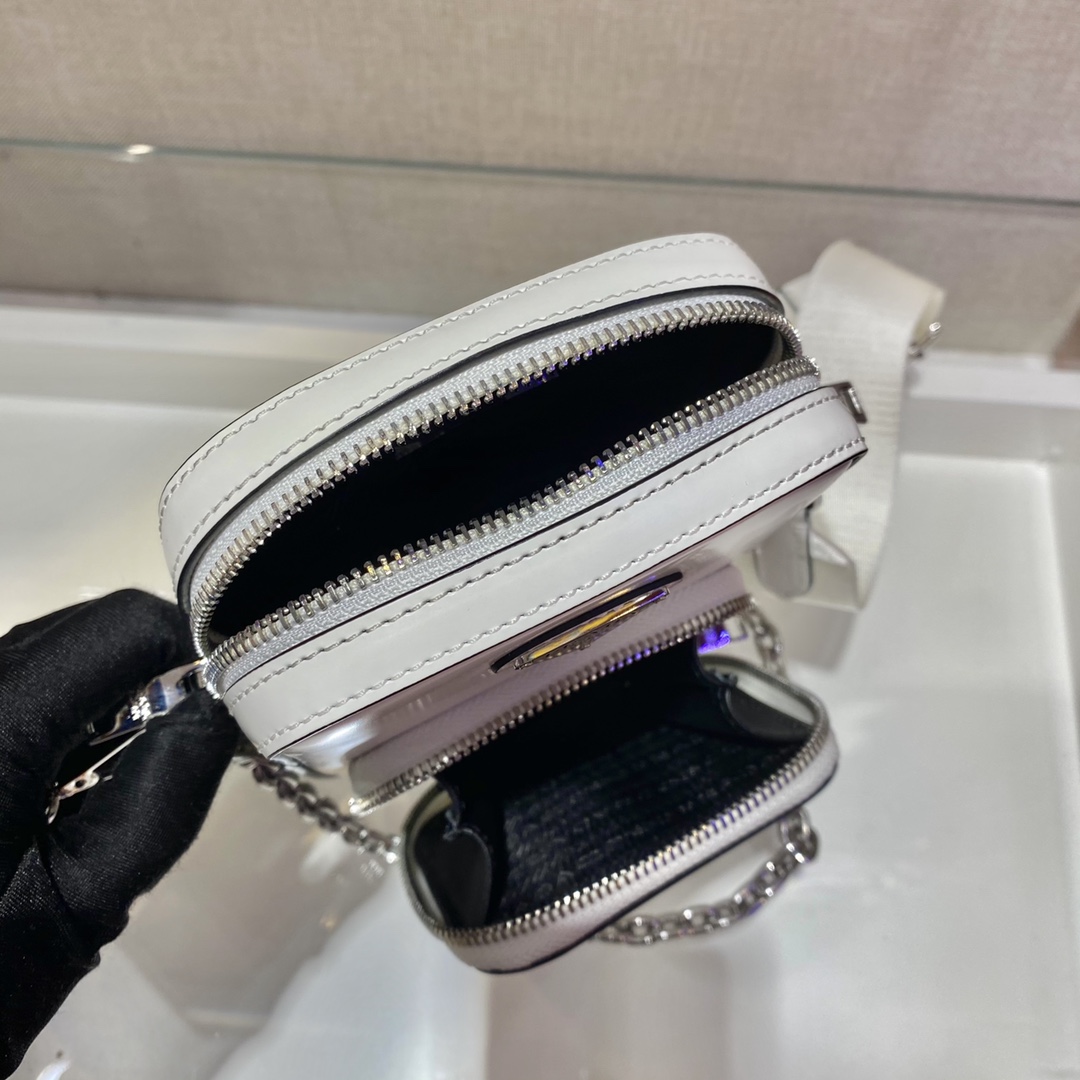 𝐏𝐑𝐀𝐃𝐀 1BH183 Mini handbag