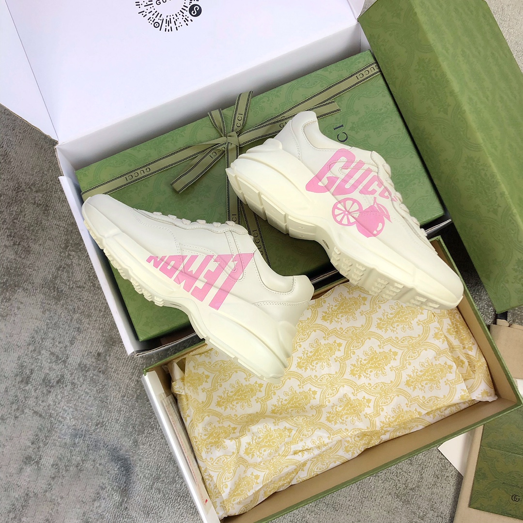 Gucci Pops This collection has a lot of flora and fauna elements Original material