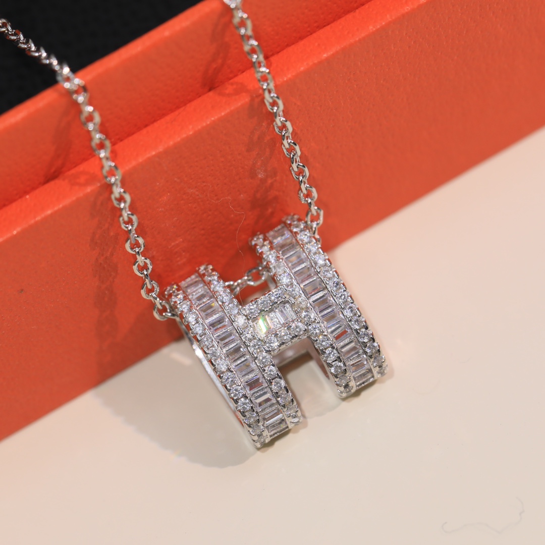 Hermes necklace
