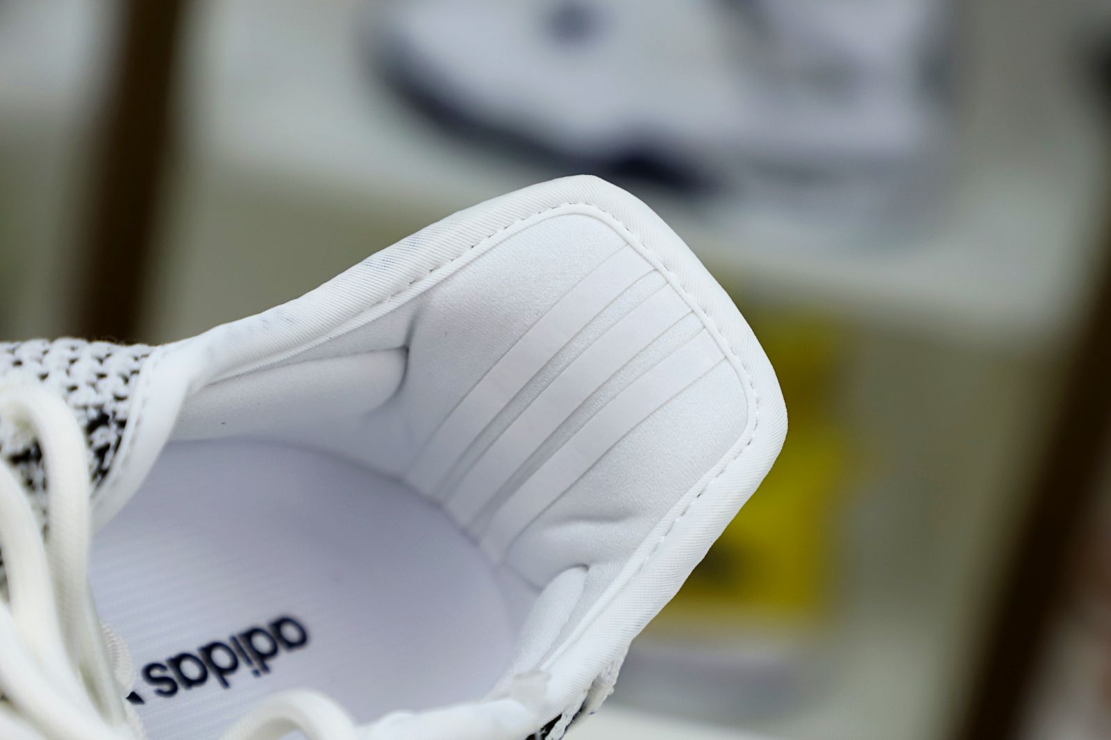 YEEZY BOOST 350 V2 ZEBRA