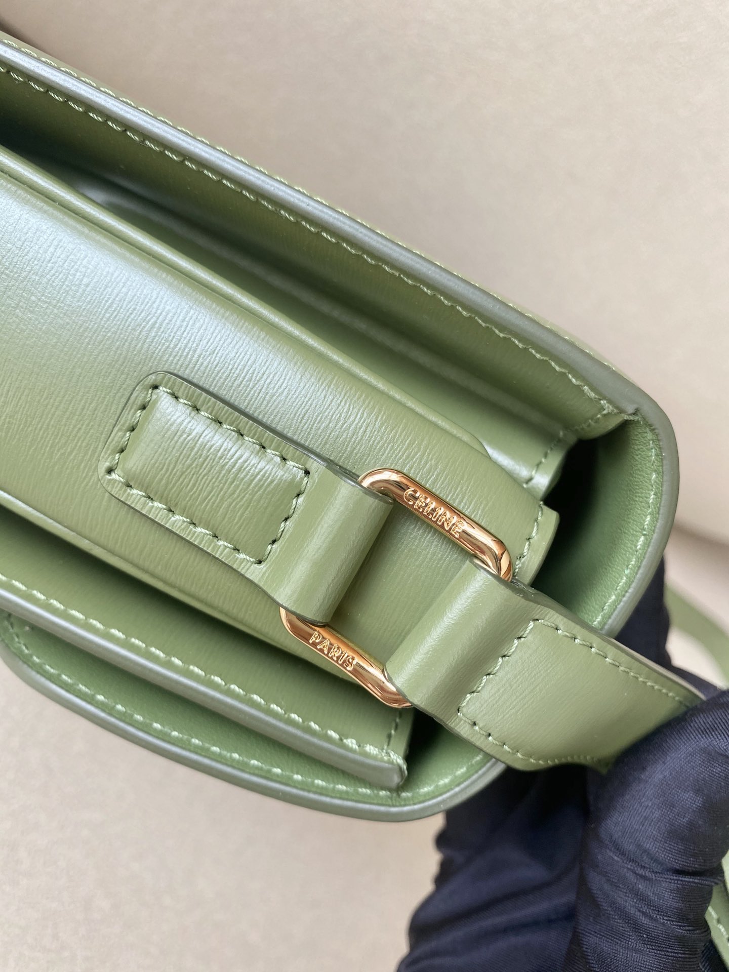 𝐂𝐞𝐥𝐢𝐧𝐞 Triomphe Medium 22.5cm