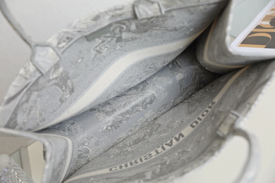 DIOR TOTE Grey embroidery