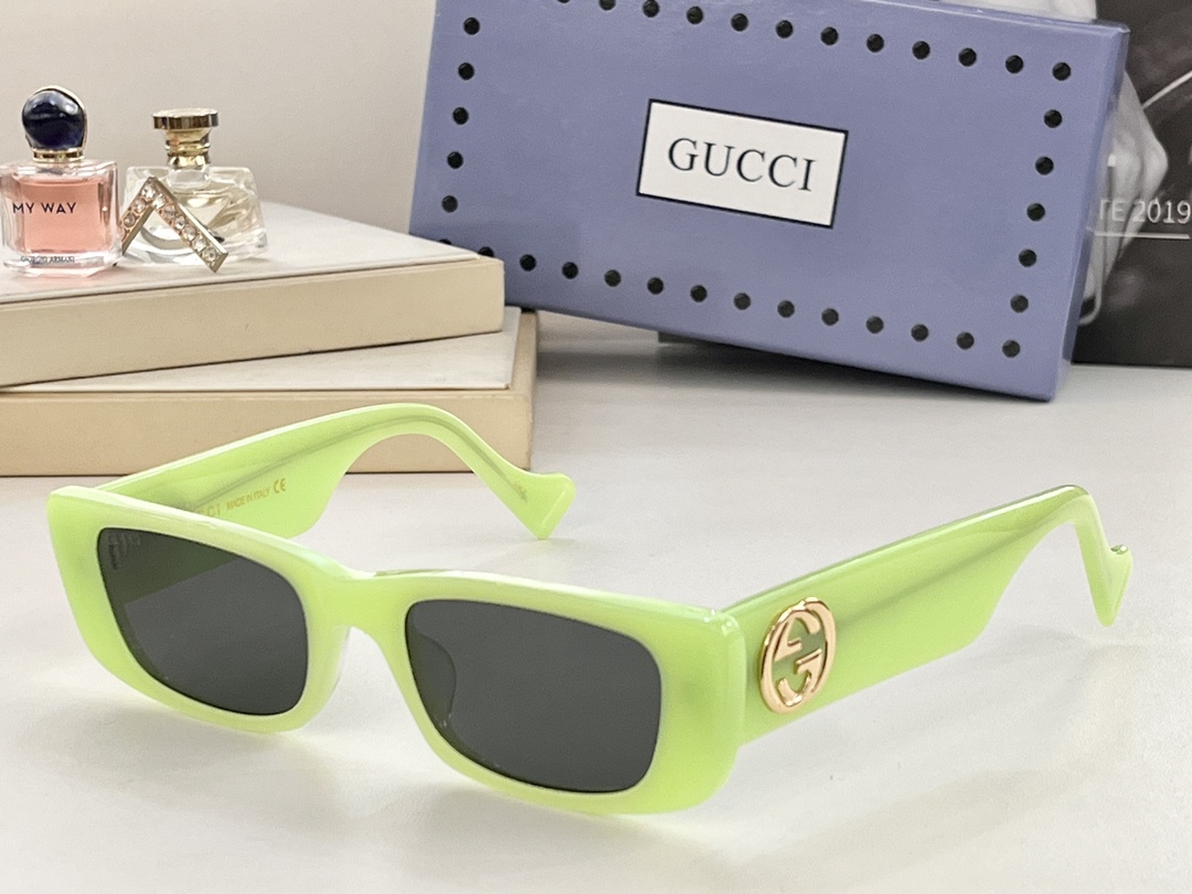 GUCCI GG0516S