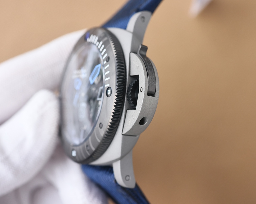 Panerai - 47mm Submersible Series Explosive Skeleton Watch