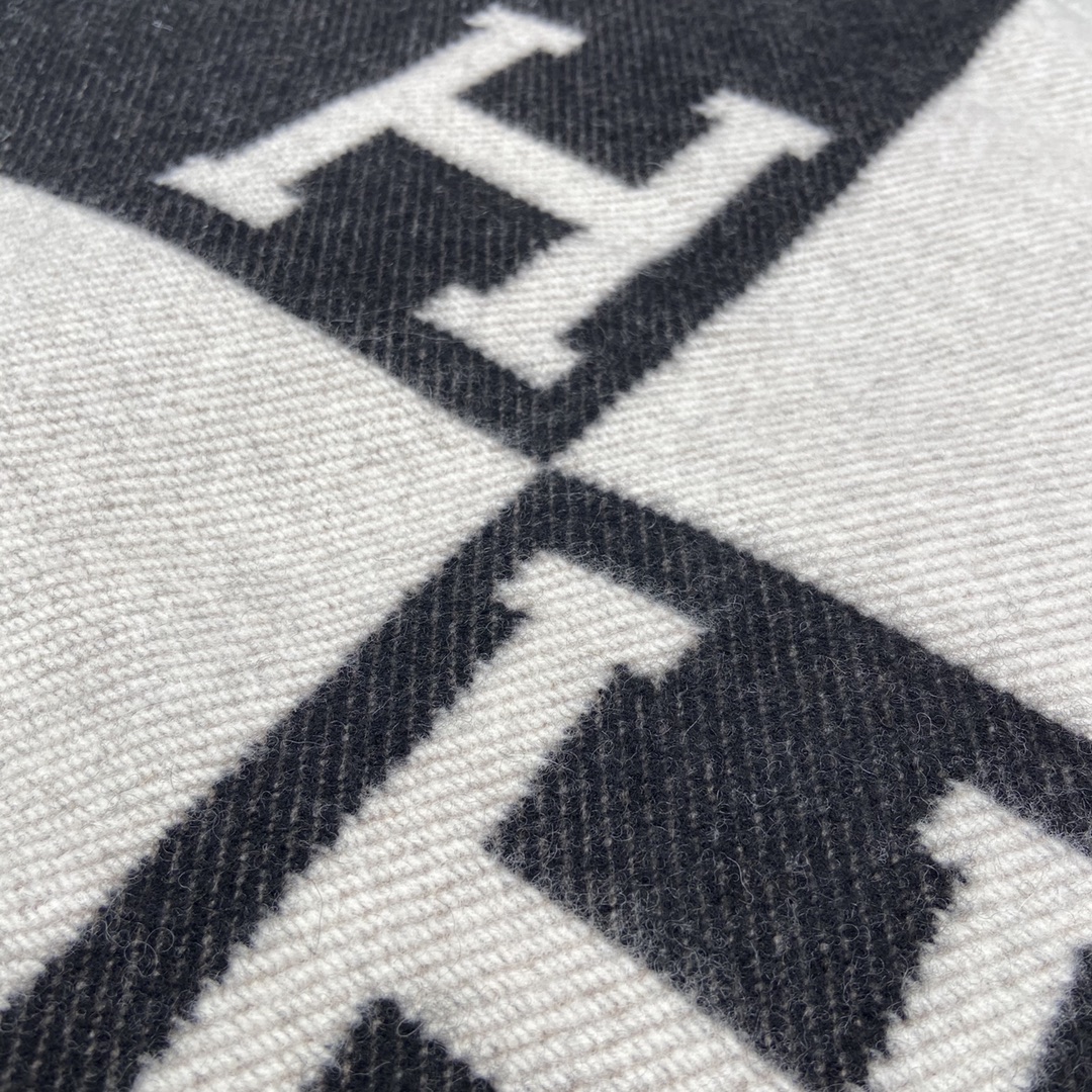 𝐇𝐞𝐫𝐦𝐞𝐬 • 𝟐𝟑𝐍𝐞𝐰【Black】(%90 Merino Wool+10% Cashmere)