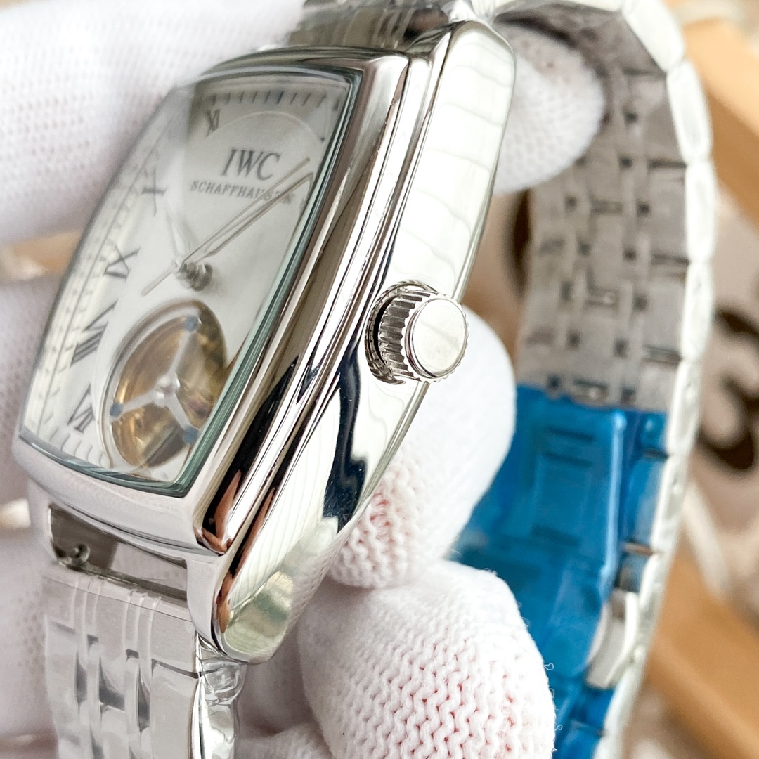 IWC- Fine men's watches, large flywheel design, exquisite skills, unique