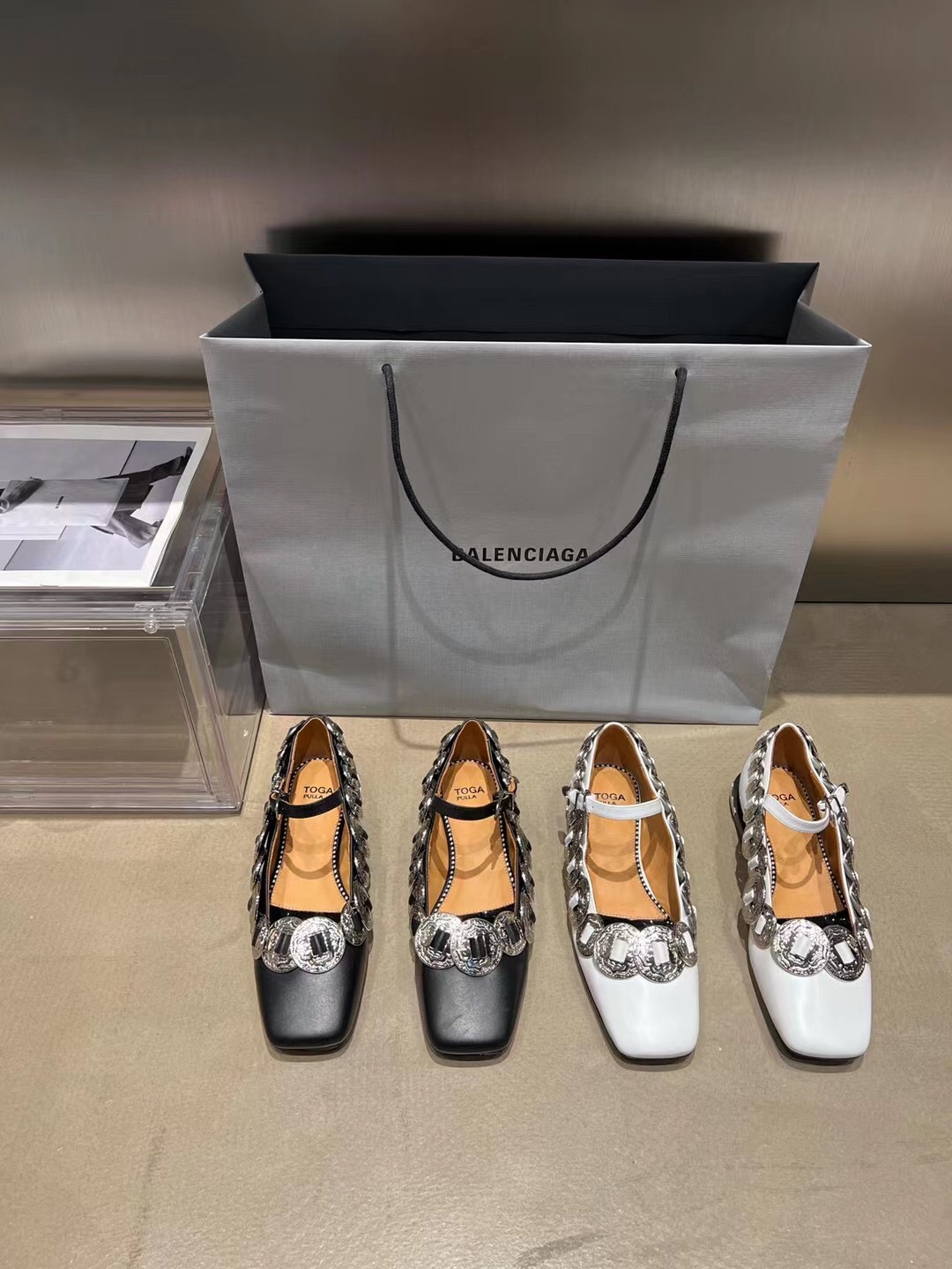 𝐓𝐨𝐠𝐚 𝐏𝐮𝐥𝐥𝐚 ｜𝟐𝟎𝟐𝟐/𝐒𝐒 𝐧𝐞𝐰 toga pulla 2022/aw vintage coin mary jane