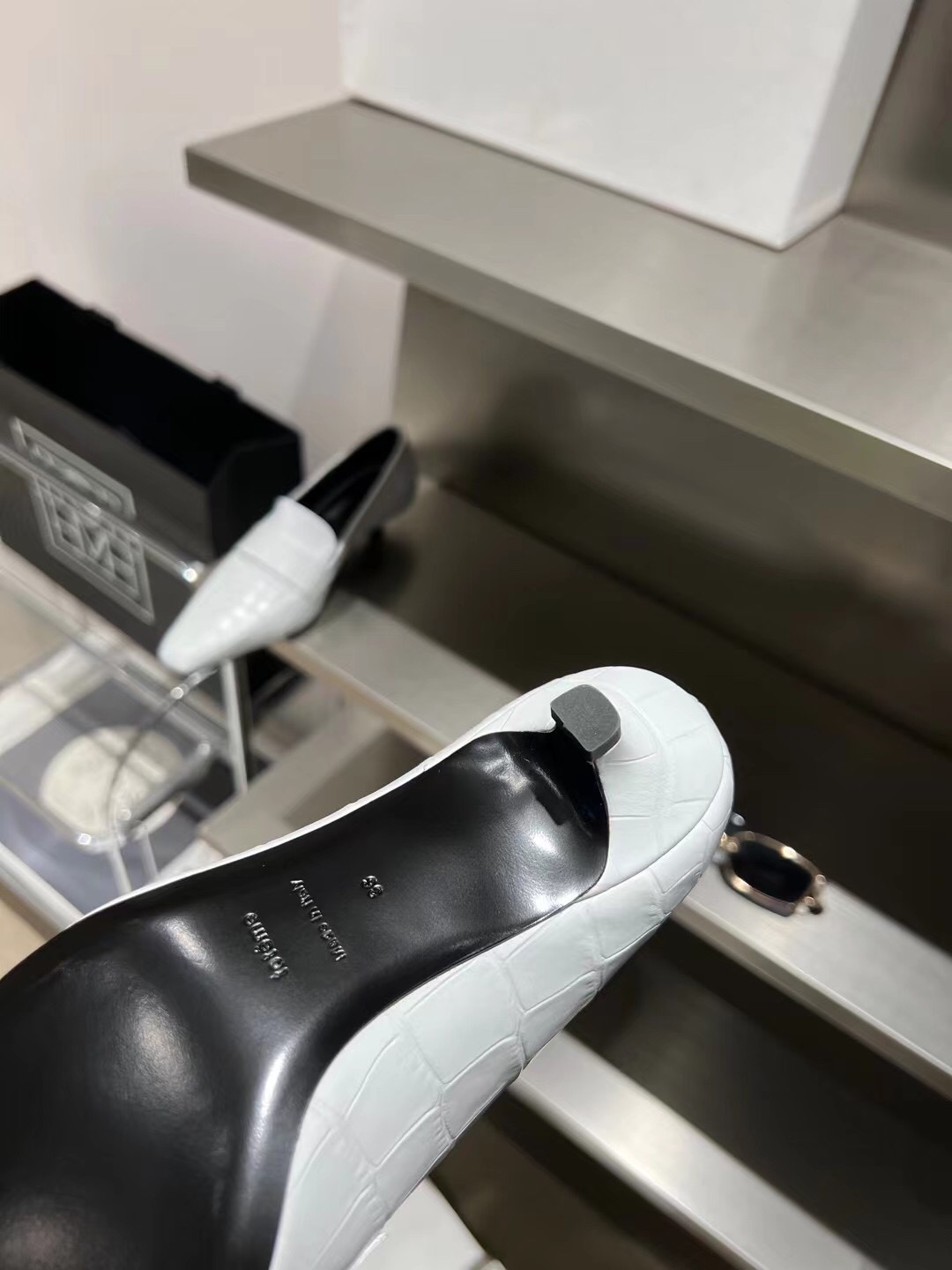 Toteme | 𝟐𝟎𝟐𝟏/𝐒𝐒 𝐧𝐞𝐰    Minimalist style toteme 2022/aw Muller flat single shoes