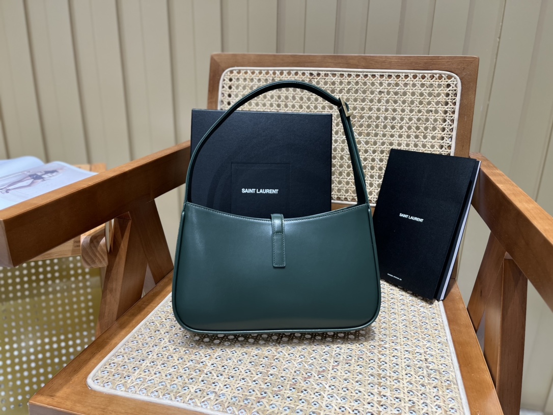 SAINT LAURENT Model: 657228 plain original leather.JD