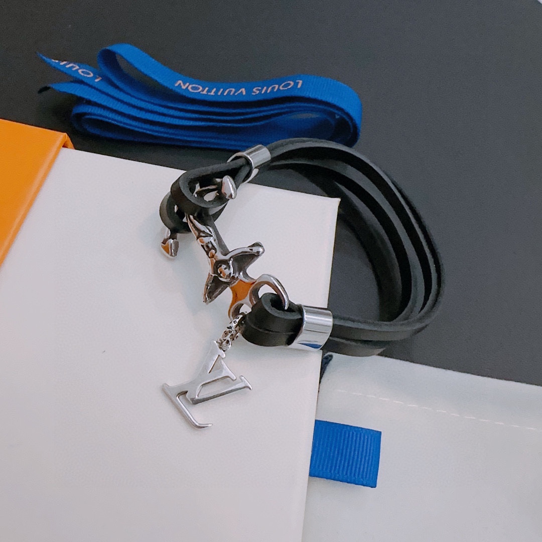 Louis Vuitton cowhide cord bracelet, same style as the couple