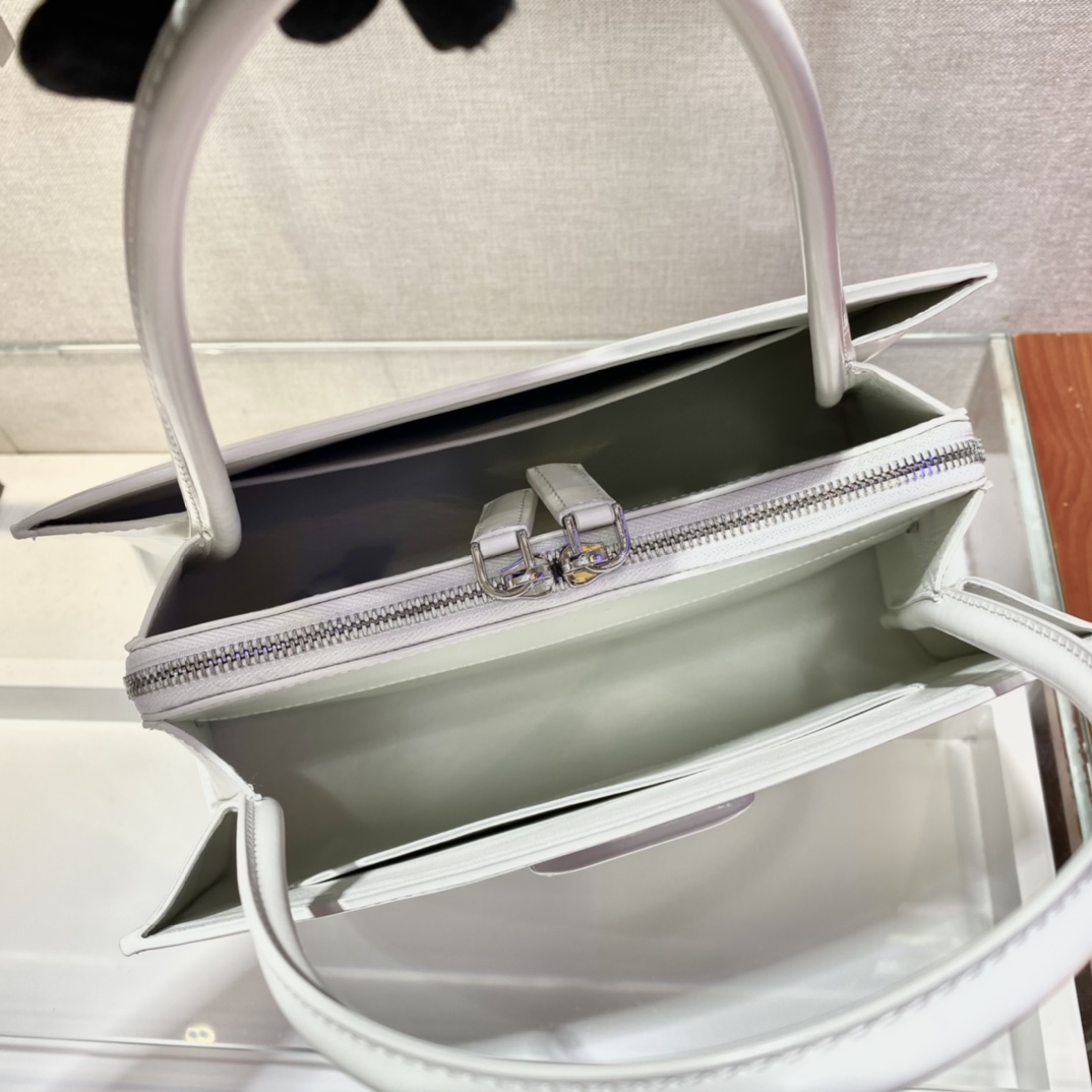 𝐏𝐑𝐀𝐃𝐀 New 1BA328