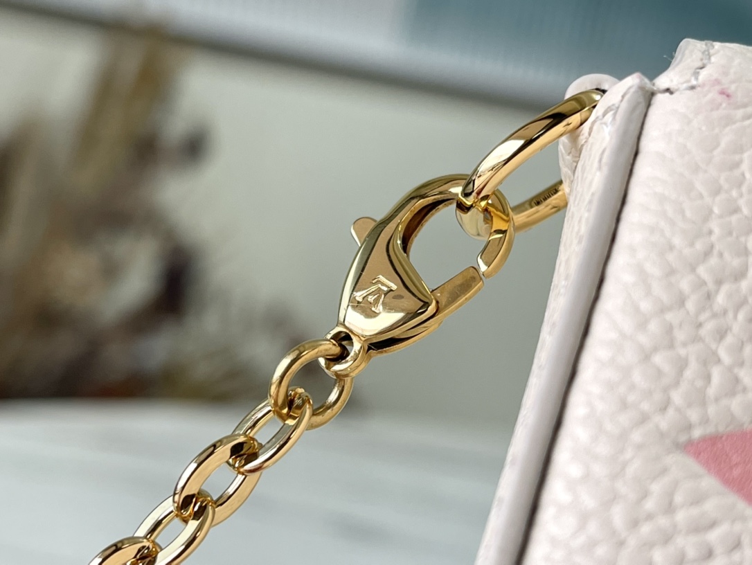 𝐋𝐎𝐔𝐈𝐒 𝐕𝐔𝐈𝐓𝐓𝐎𝐍  M61276