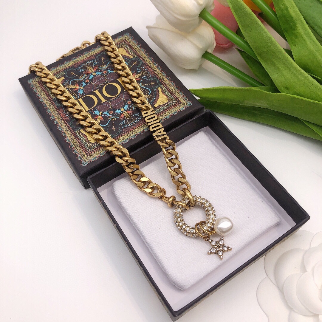 Dior necklace