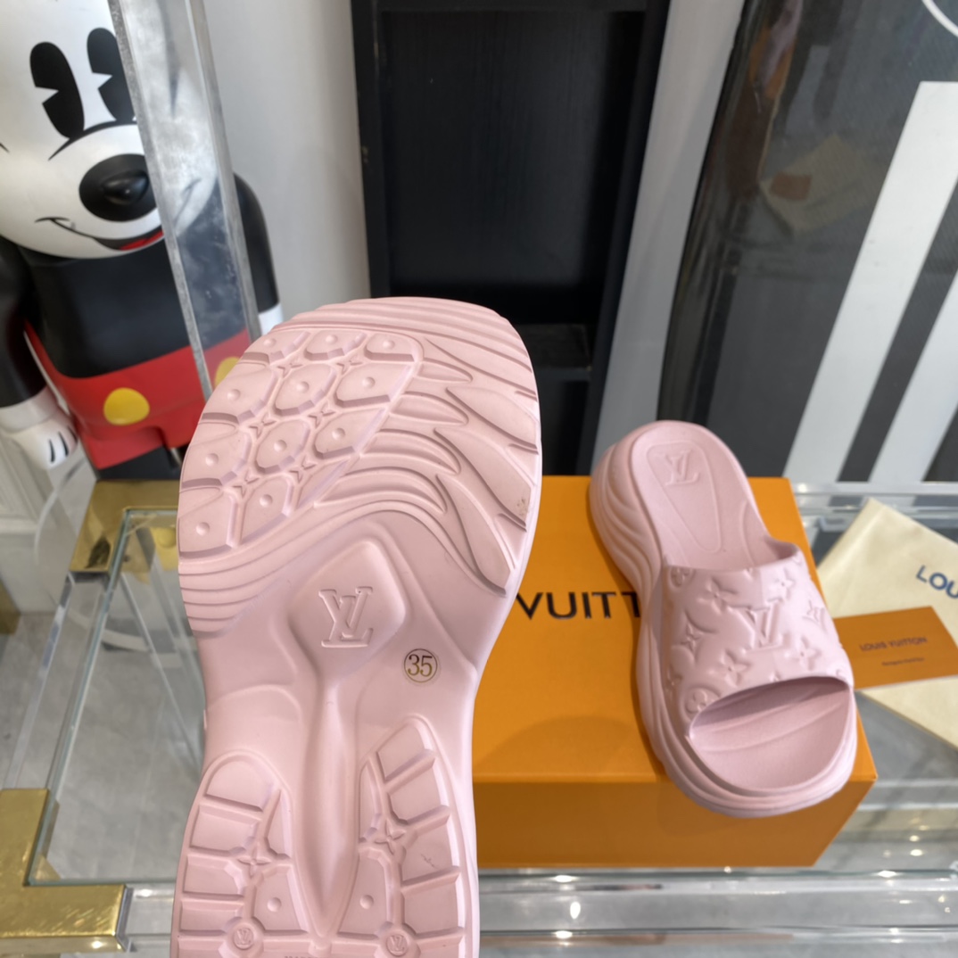 Louis Vuitton platform slippers Pool Pillow Comfort will enter the series