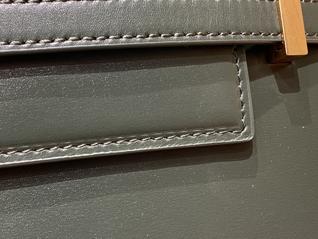 SAINT LAURENT 𝑴𝒂𝒏𝒉𝒂𝒕𝒕𝒂𝒏 〈Original leather version〉#579271