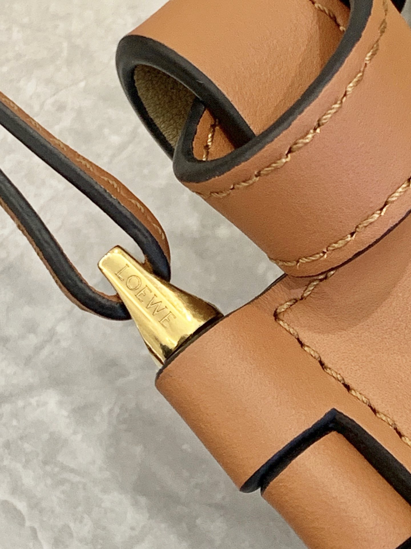 LOEWE Horseshoe flying saucer bag