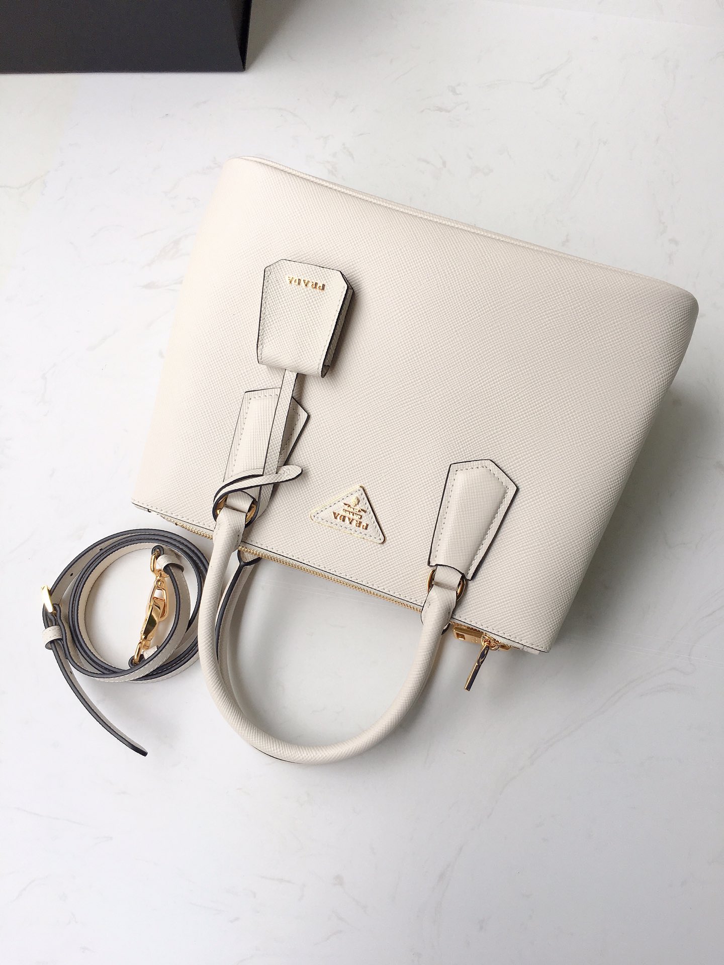 𝐏𝐑𝐀𝐃𝐀 1BA232 Handbag
