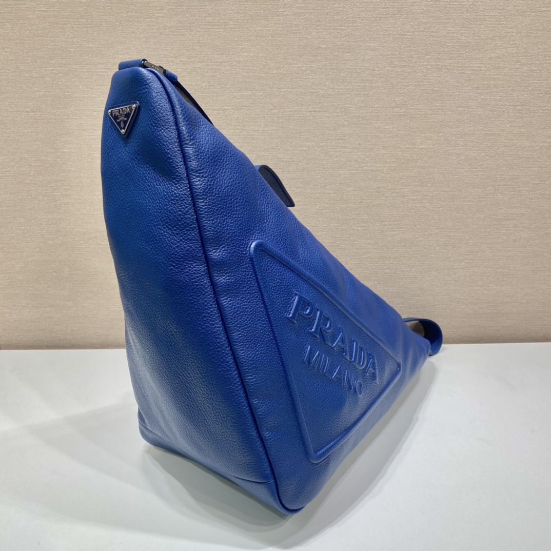 𝐏𝐑𝐀𝐃𝐀 Full leather large triangle bag 2VY007