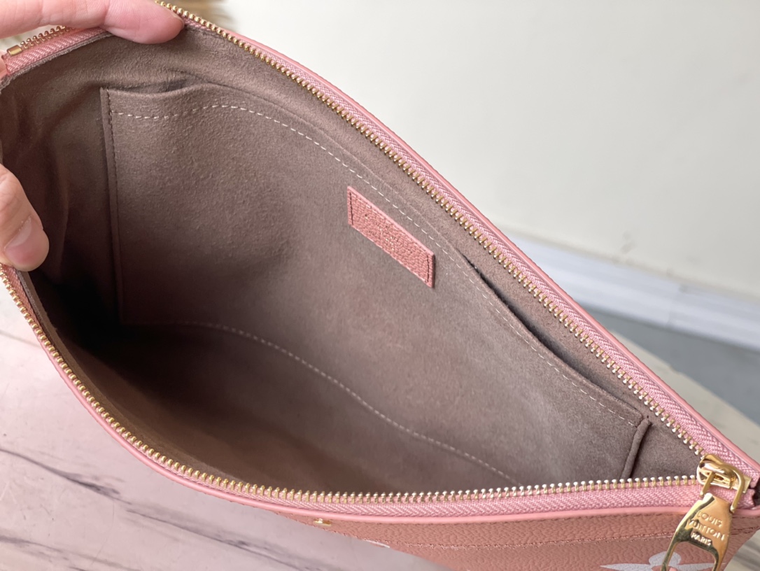 𝐋𝐎𝐔𝐈𝐒 𝐕𝐔𝐈𝐓𝐓𝐎𝐍   M80292