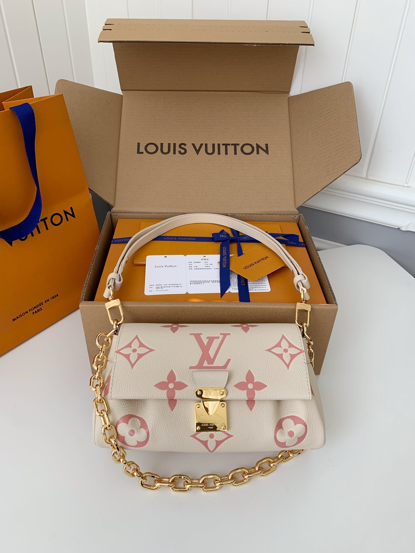 Louis Vuitton Borsa Favorite M45813,Size:24*14*9cm