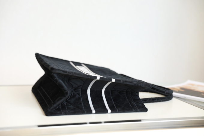 DIOR TOTE embroidered vine check black