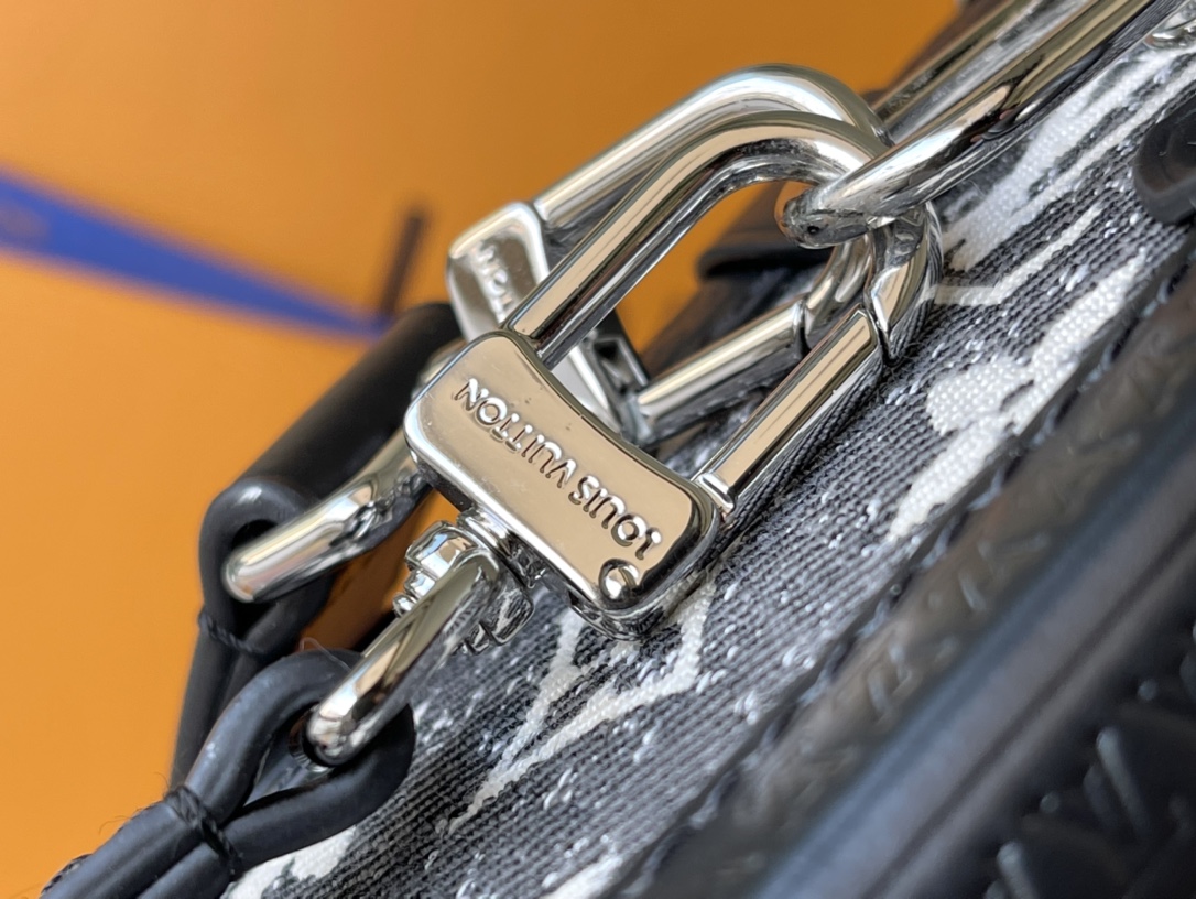 𝐋𝐎𝐔𝐈𝐒 𝐕𝐔𝐈𝐓𝐓𝐎𝐍    M21460