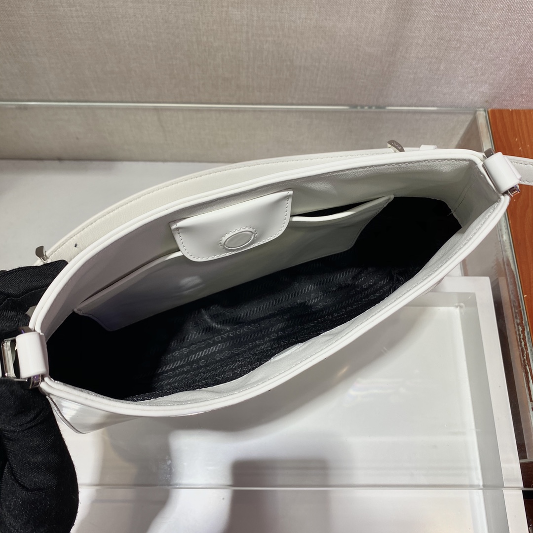 𝐏𝐑𝐀𝐃𝐀  Large Double Shoulder Strap Underarm Bag