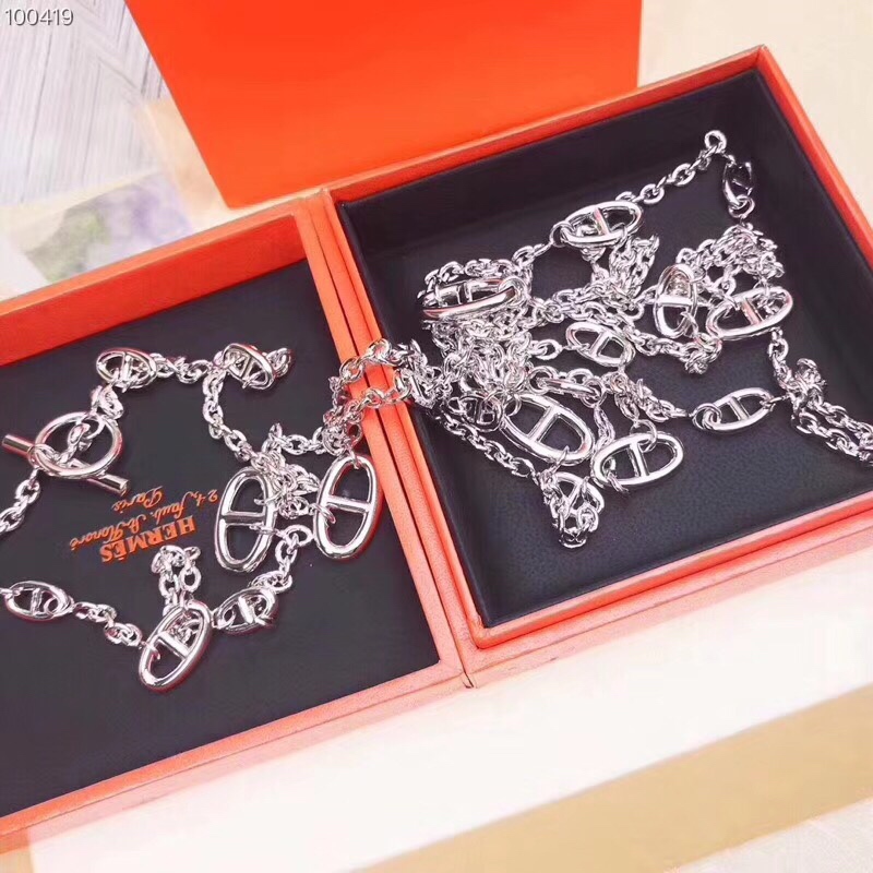 Hermes necklace