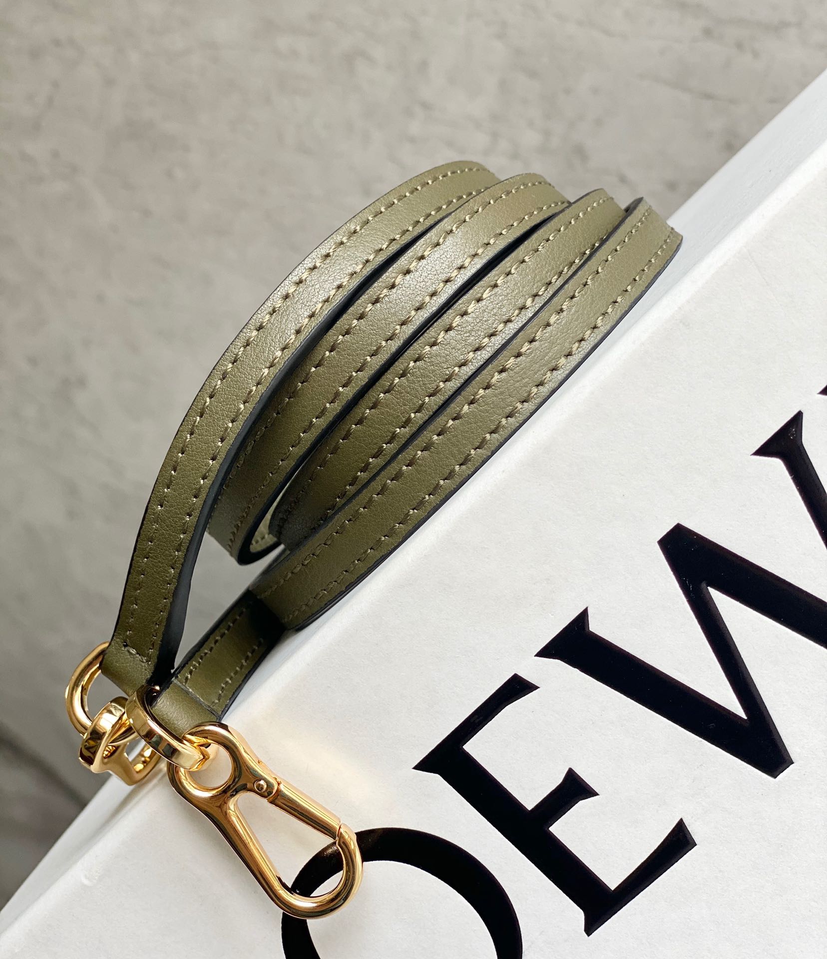 LOEWE    Puzzle bag