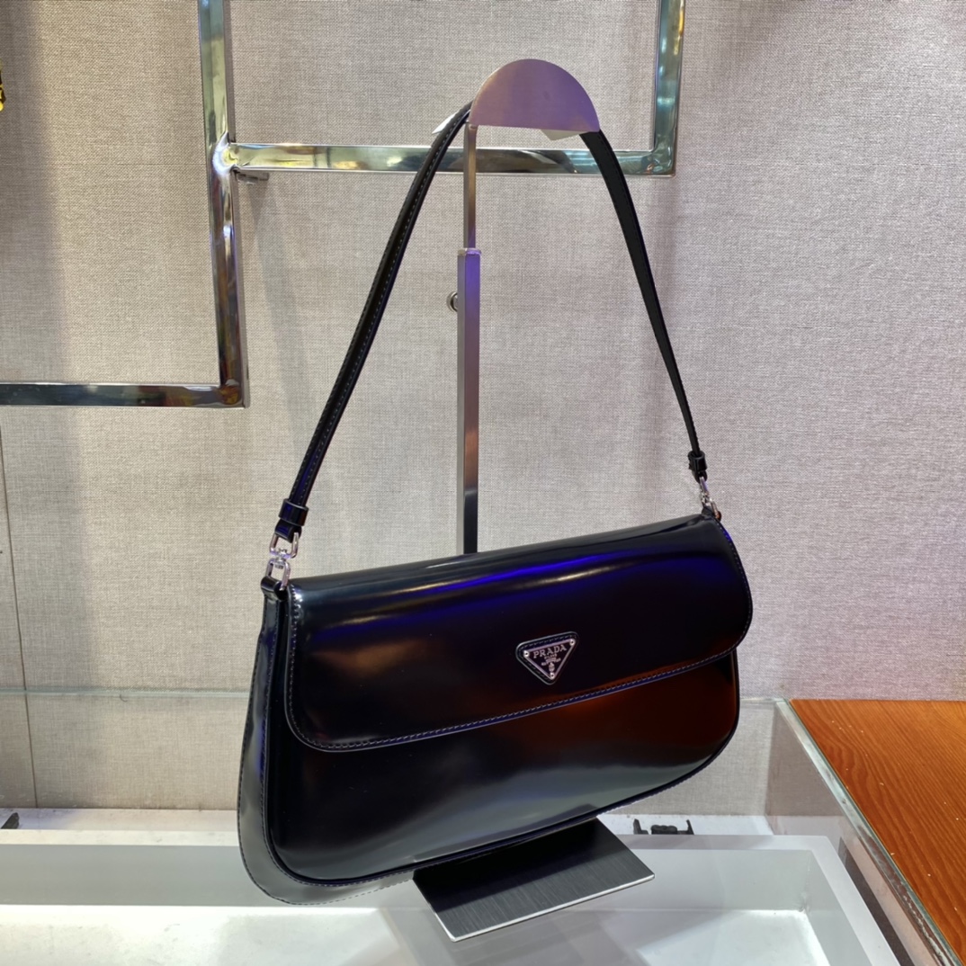 𝐏𝐑𝐀𝐃𝐀 New long underarm bag