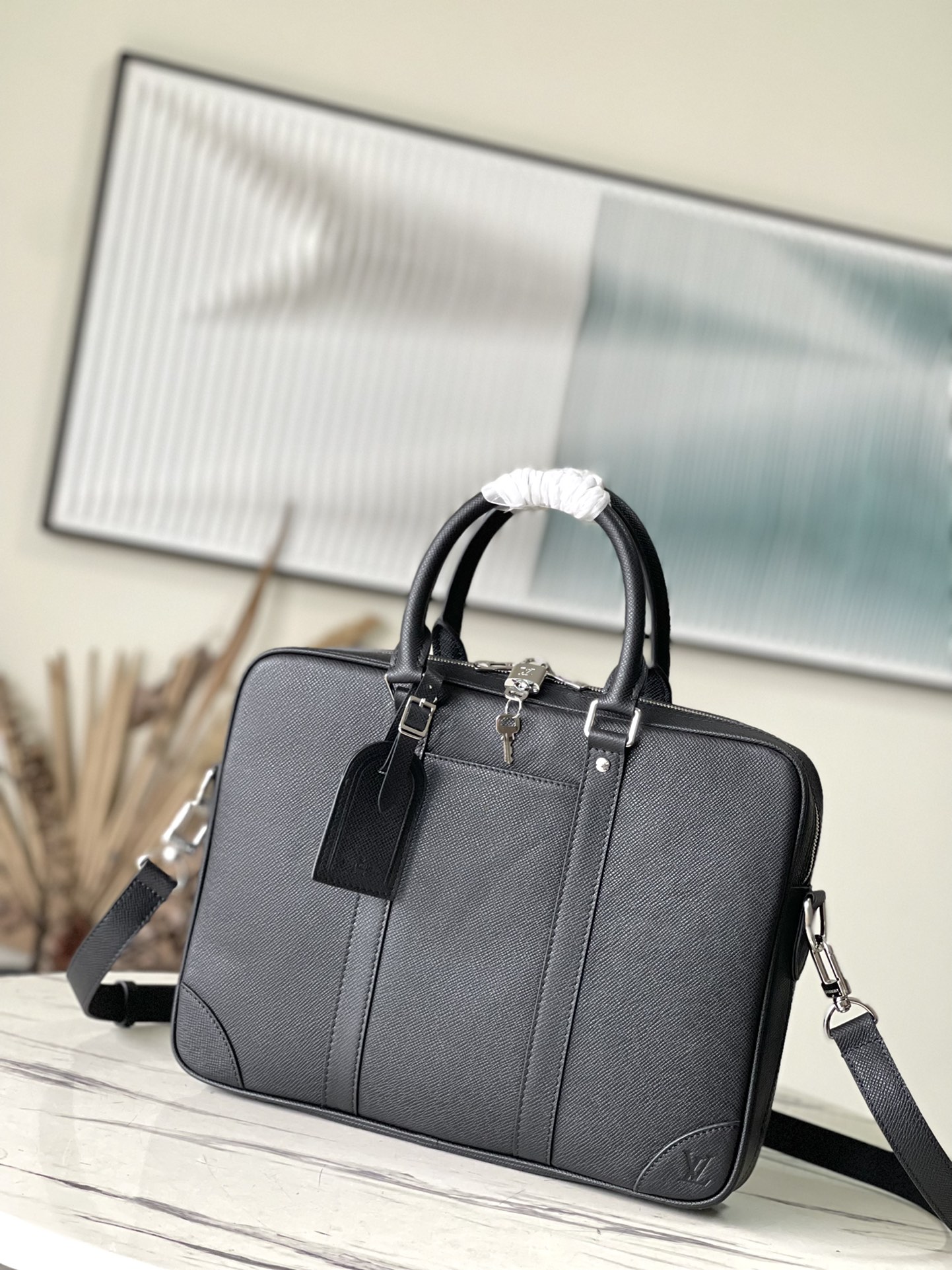 𝐋𝐎𝐔𝐈𝐒 𝐕𝐔𝐈𝐓𝐓𝐎𝐍 M30925 cross pattern This Voyage