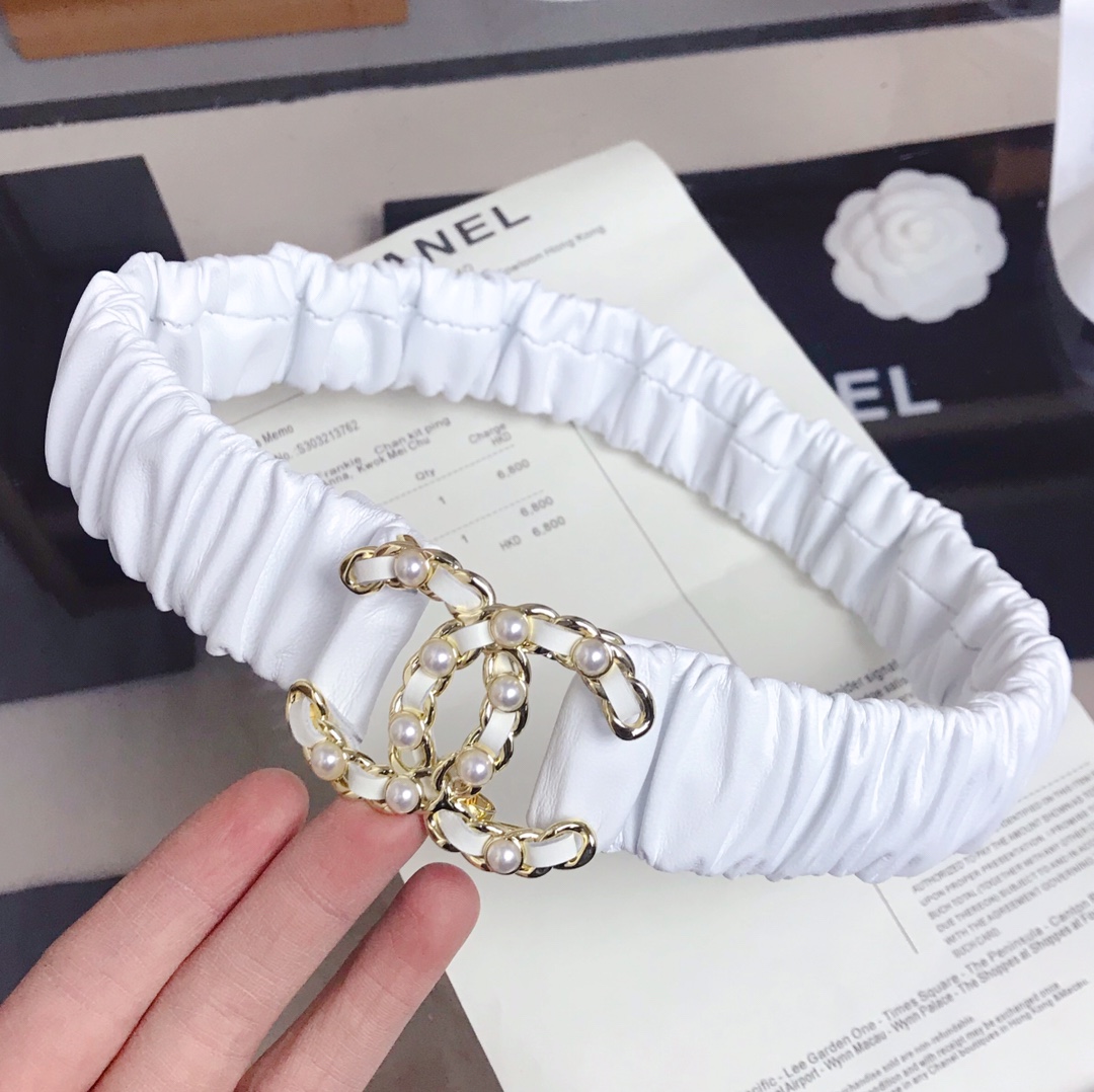 𝗖𝗛𝗔𝗡𝗘𝗟 Classic pearl lambskin elasticated waistband