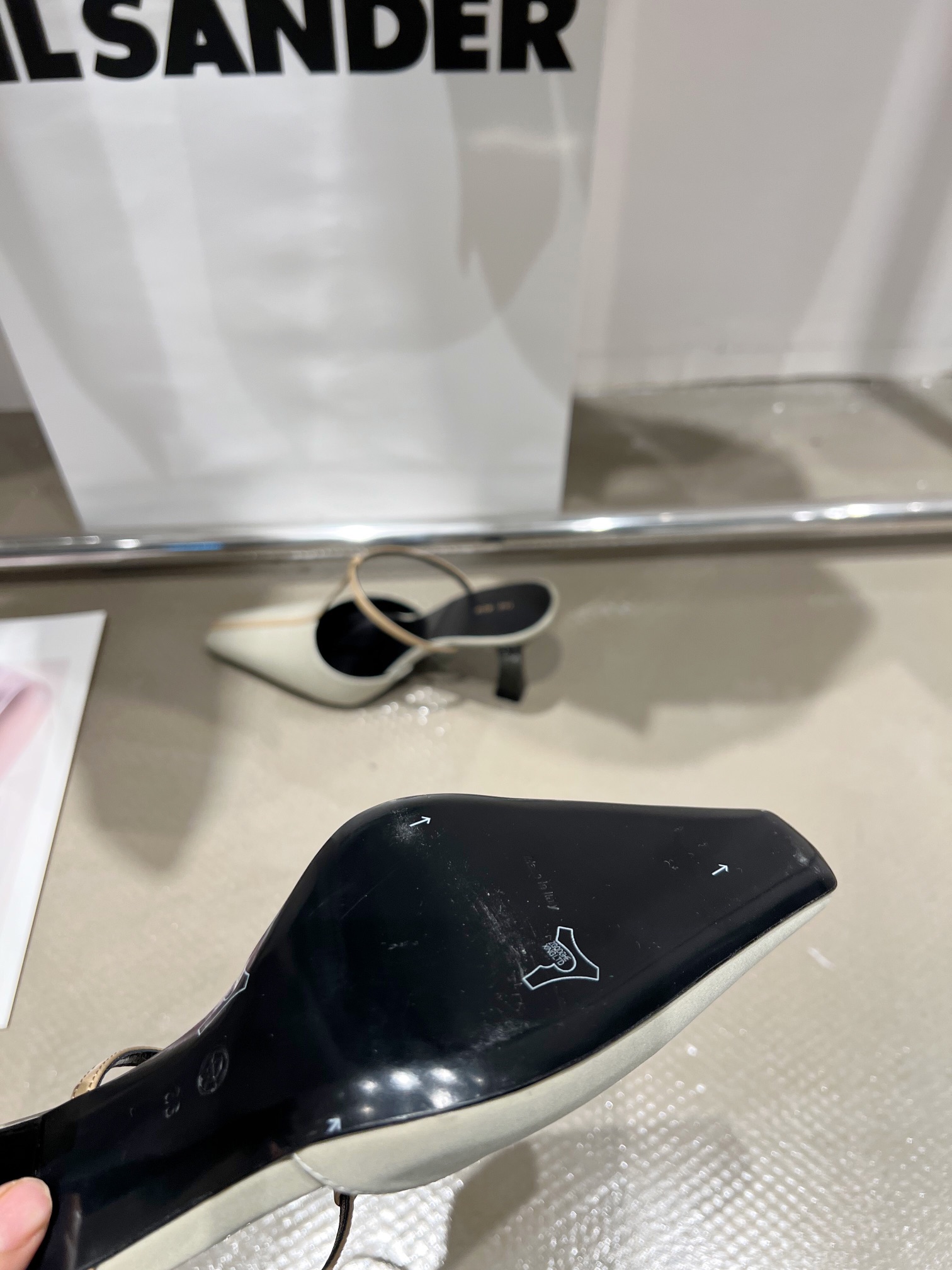 𝐓𝐡𝐞 𝐫𝐨𝐰 ｜𝟐𝟎𝟐𝟐/𝐒𝐒 𝐧𝐞𝐰 Retro minimalist wrap-around heels Custom leather Original outsole