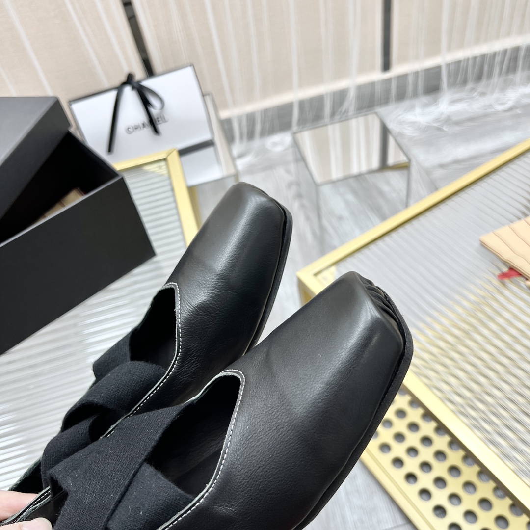 𝐔𝐌𝐀 𝐖𝐀𝐍𝐆｜𝟐𝟎𝟐𝟑/𝐒𝐒 𝐧𝐞𝐰  UMA WANG classic models retro do old ballet shoes