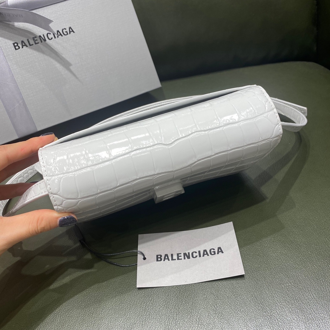 BALENCIAGA 𝘀𝗺𝗮𝗹𝗹 𝗯𝗮𝗴 crocodile print white buckle